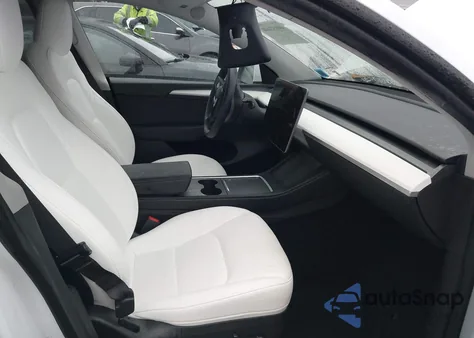 2024 Tesla Model Y Long Range Dual Motor All-Wheel Drive из США, поврежденный, VIN 7SAYGDEE0RF170774